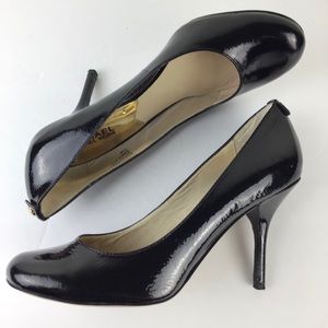 Micheal Kors black patent heels with rounded toes